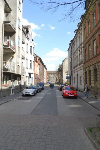 In den angrenzenden Straßen, etwa der Eilperhofstraße, wohnen zahlreiche Familien, aber ...