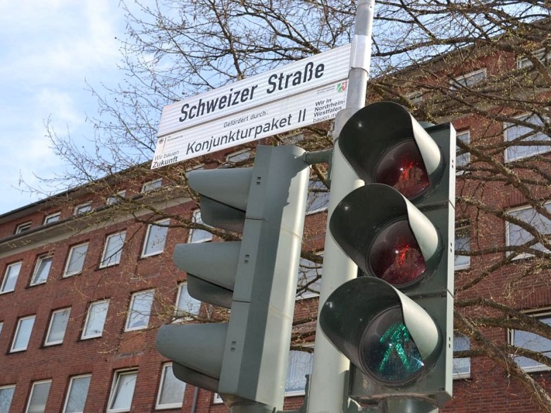 Für knapp 580.000 Euro ist die Fahrbahn der Schweizer Straße im Jahr 2009 mit Fördergeldern aus dem Konjunkturpaket II saniert worden.