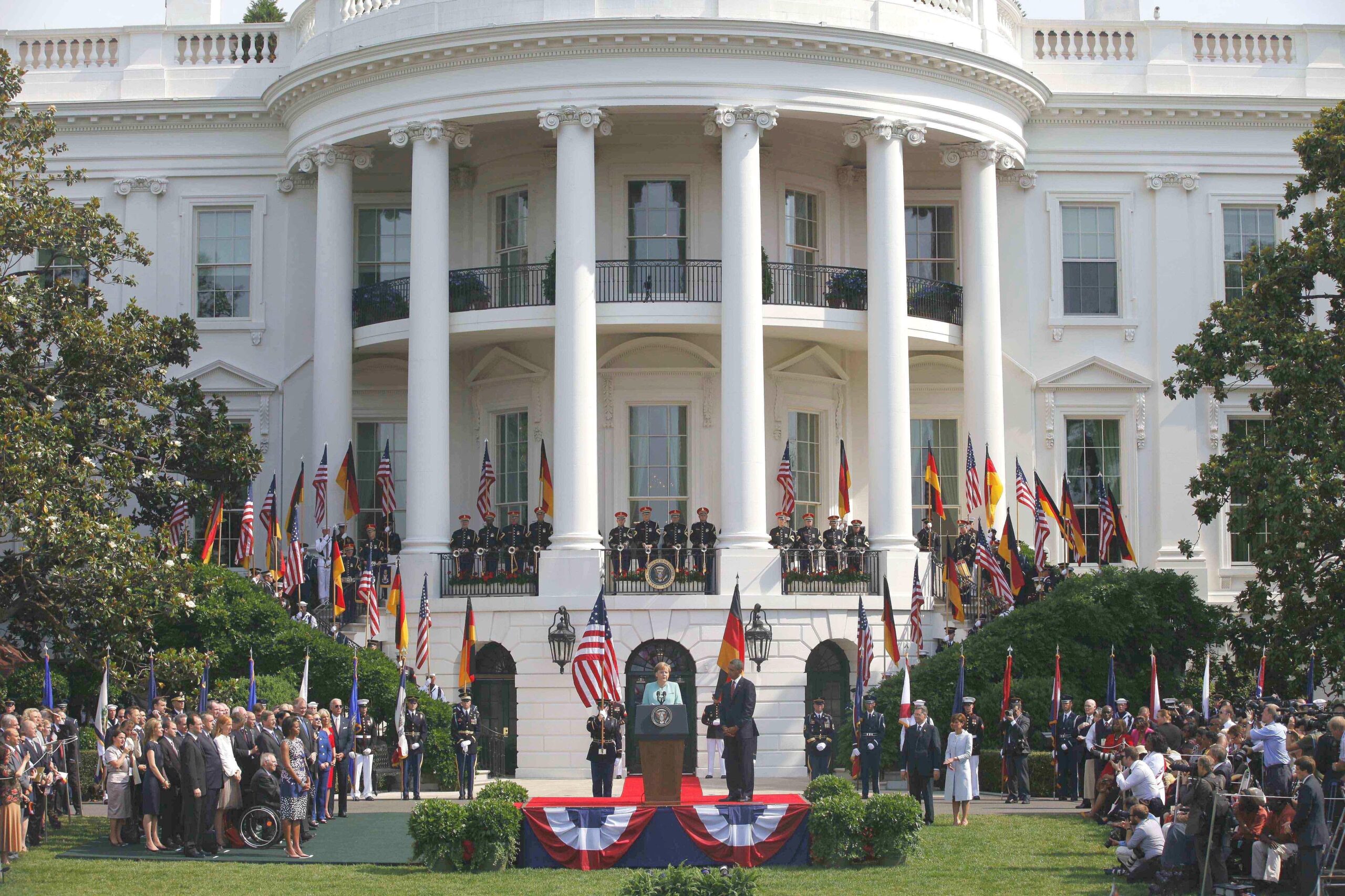 ... am Dienstagvormittag in Washington 19 Böllerschüsse zu Ehren der Regierungschefin abgefeuert.