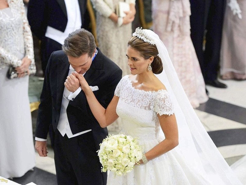 Prinzessin Madeleine von Schweden, die jüngere Schwester von Kronprinzessin Victoria, hat den amerikanischen Investmentbanker Chris O'Neill geheiratet.