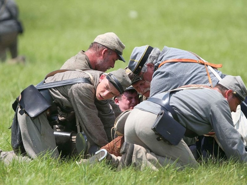 Amerikaner spielen zum 150. Jahrestag die entscheidende Schlacht des amerikanischen Bürgerkrieges in Gettysburg nach.