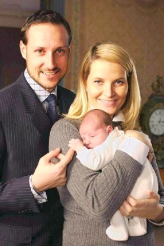 Norwegen freute sich im Januar 2004 über die erste gemeinsame Tochter von Kronprinz Haakon und seiner Mette-Marit.