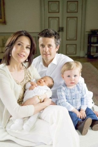 Im April 2007 bekommt Prinz Christian bereits  eine kleine Schwester: die kleine Isabella.