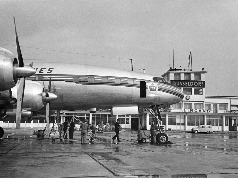 Alte Aufnahmen, wie hier von 1957, finden sich einige im Flughafen-Archiv.