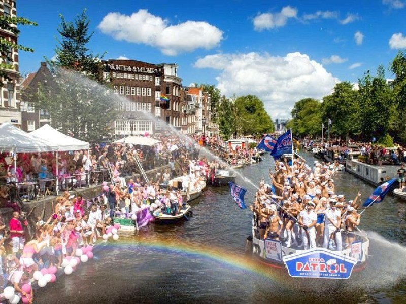 Insgesamt fuhren bei der Gay Pride in Amsterdam dieses Jahr 80 Boote mit.