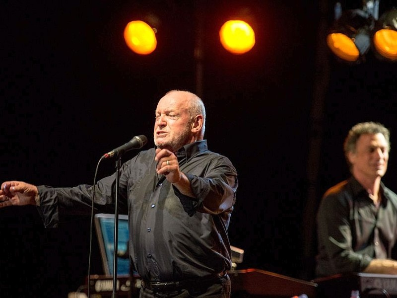 Weltstar Joe Cocker spielte bei Zeltfestival Ruhr vor mehreren tausend Fans, am Sonntag, den 18. August  2013 in Bochum.  Foto: Ingo Otto / WAZ FotoPool