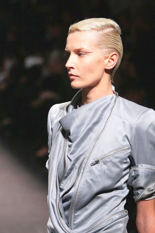 Nackte Haut bei Haider Ackermann.