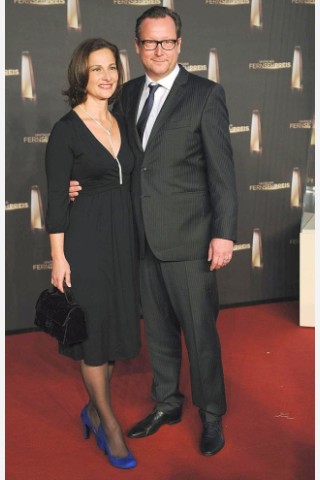 Schauspieler Matthias Brandt brachte seine Ehefrau Sofia mit.