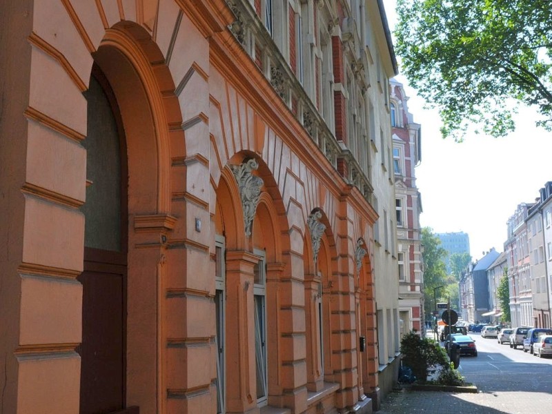 ...dominieren ebenso das Straßenbild wie...