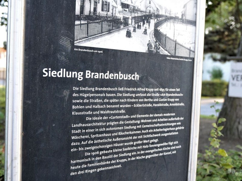 ...Siedlung Brandenbusch. Etwa 500 Meter von der Haltestelle entfernt...