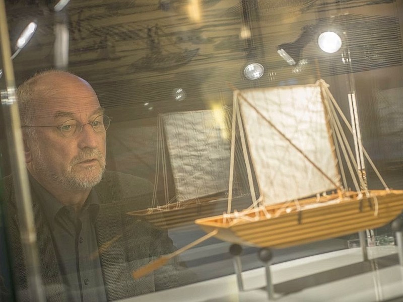 Am Freitag, den 11.10.2013 wurde Bernd Weber, Leiter des Binnenschifffahrtsmuseum in Duisburg für das Hafenspezial fotografiert.Foto: Fabian Strauch / WAZ FotoPool
