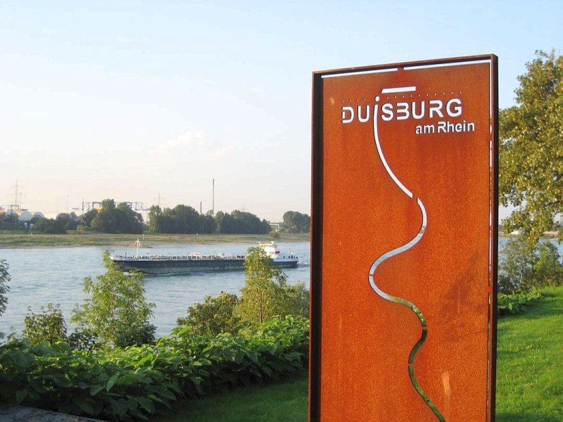 Im Rahmen des Programms Duisburg an den Rhein bemüht sich die Stadt, den Duisburgern einen Zugang zum Rhein zu eröffnen. Foto: Thomas Richter