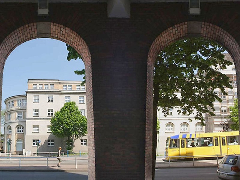 Blick auf das ehemalige Kruppsche Ledigenheim des Architekten Robert Schmohl in der Martin-Luther-Straße.