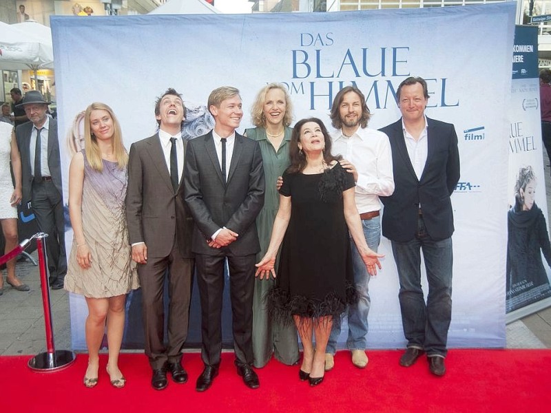 Premiere des Film Das Blaue vom Himmel im Mai 2011 mit Hannelore Elsner.