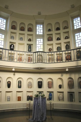 Im Urnenturm.