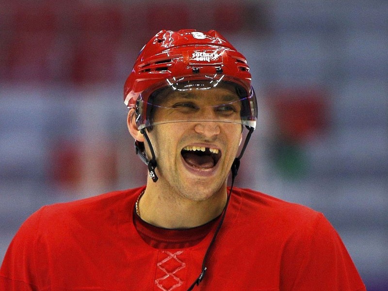 Eishockey ist ein harter Sport - Alexander Owetschkin hat trotzdem gut Lachen.