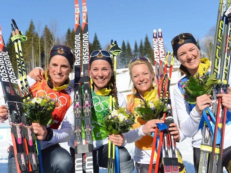 Nach dem Rennen kannte der Jubel keine Grenzen. Deutschlands Langlauf-Damen haben überraschend Bronze gewonnen.