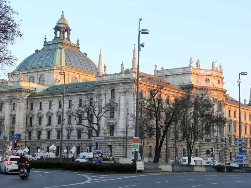 Uli Hoeneß musste sich wegen Steuerhinterziehung in Millionenhöhe vor dem Landgericht München verantworten.
