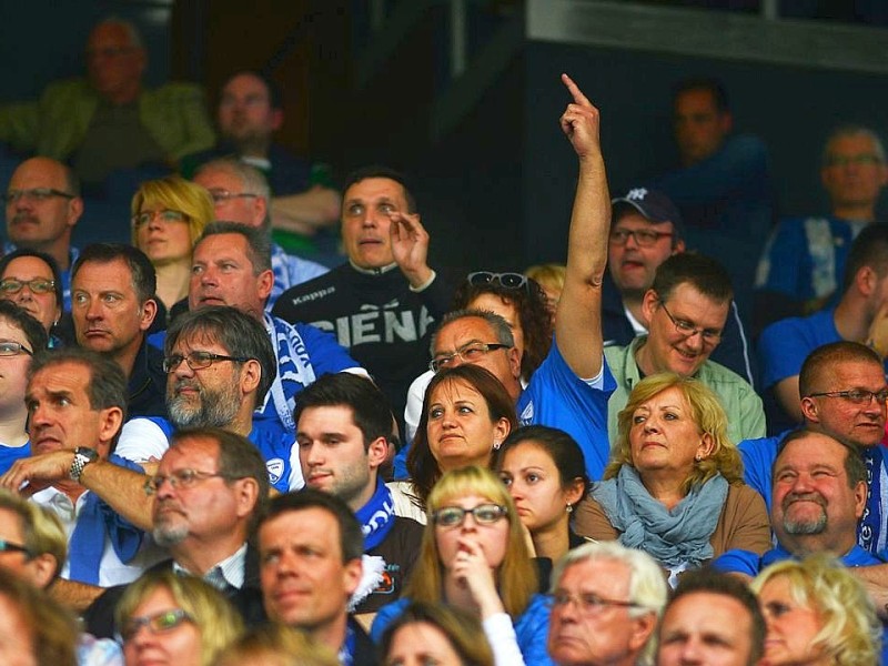 Der VfL Bochum verliert sein Heimspiel gegen Arminia Bielefeld mit 1:4. Die Impressionen aus dem Rewirpower-Stadion.