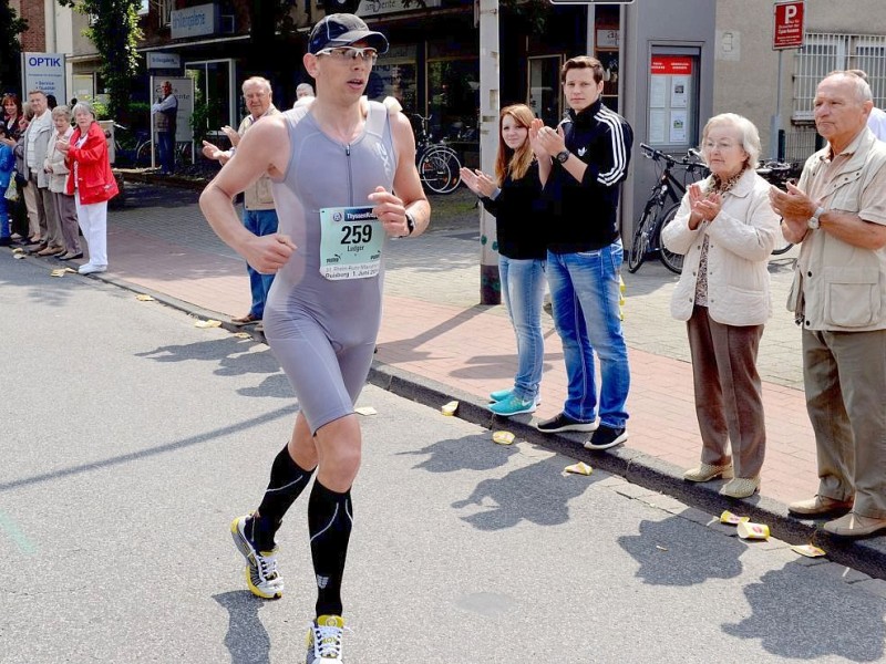 6000 Läufer sind am Sonntag beim Rhein-Ruhr-Marathon in Duisburg auf die Strecke gegangen.