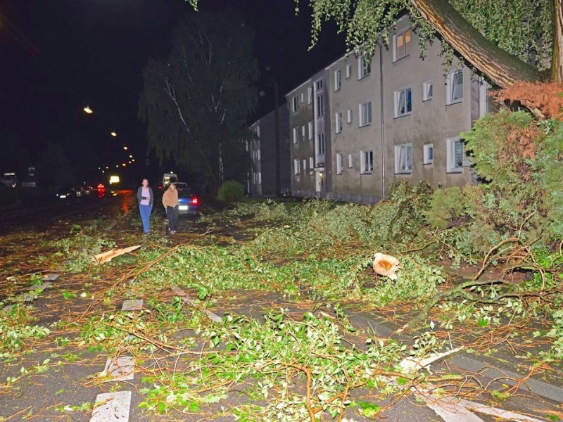 Mancherorts gleichen die Straßen einem Schlachtfeld.