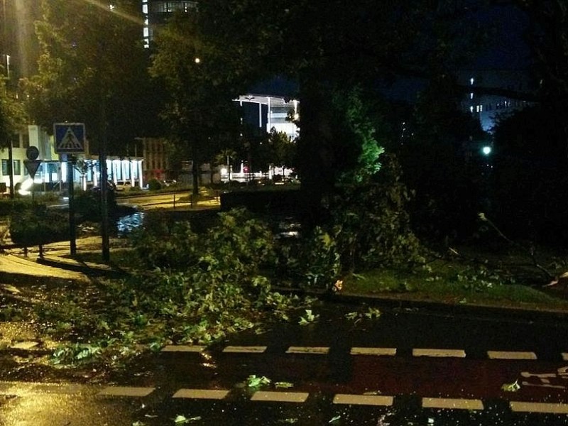 Die Huyssenallee in Essen kurz nach dem schweren Unwetter.