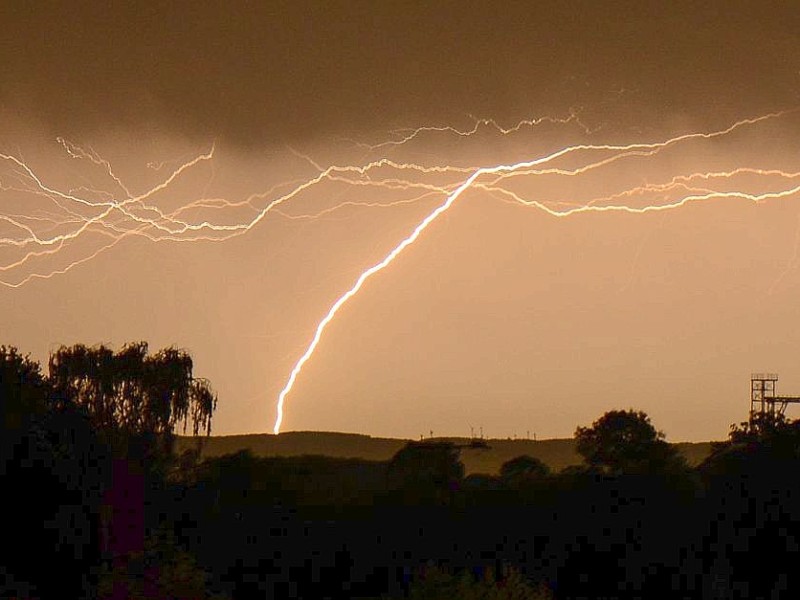 Faszinierend anzusehen waren vielerorts die heftigen Gewitter.