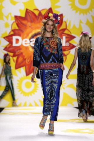 Mode des Modelabels Desigual.