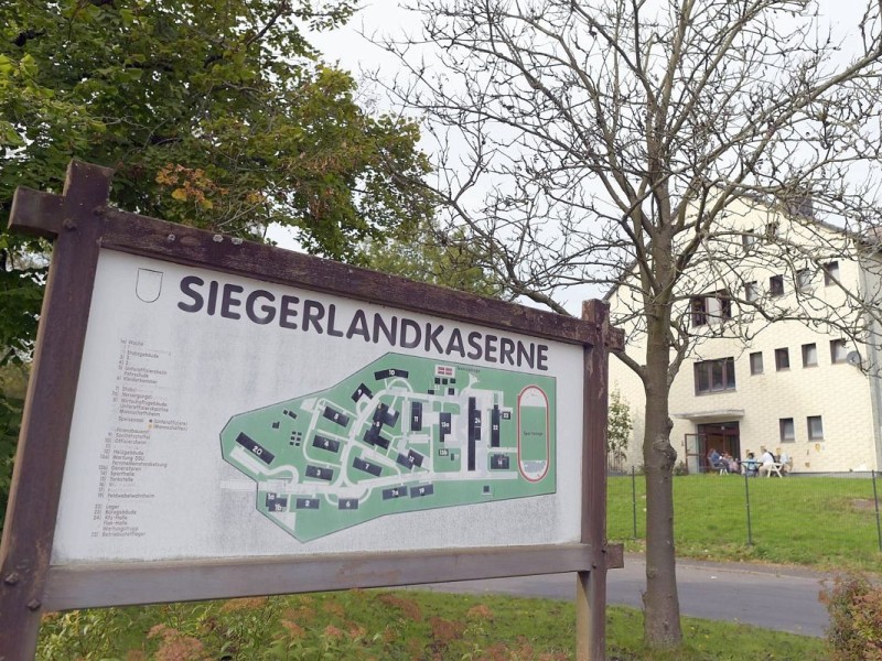 Einst Kaserne, heute Flüchtlings-Unterkunft: In der ehemaligen Siegerlandkaserne...