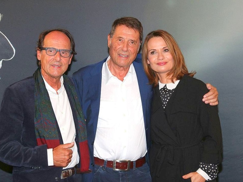 Udo Jürgens mit seiner Tochter Jenny Jürgens und seinem Bruder Manfred Bockelmann bei der Premiere des ARD Films Der Mann, der Udo Jürgens ist.