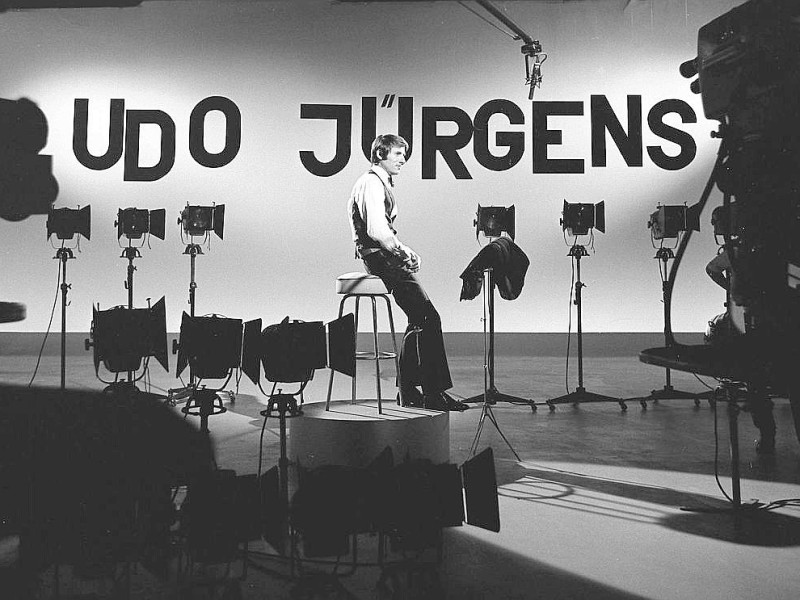 Am 30. September wird der österreichische Sänger Udo Jürgens 80 Jahre alt. Er steht inzwischen mehr als ein halbes Jahrhundert auf der Bühne. Das Foto zeigt ihn im Jahre 1965. Seinen ...