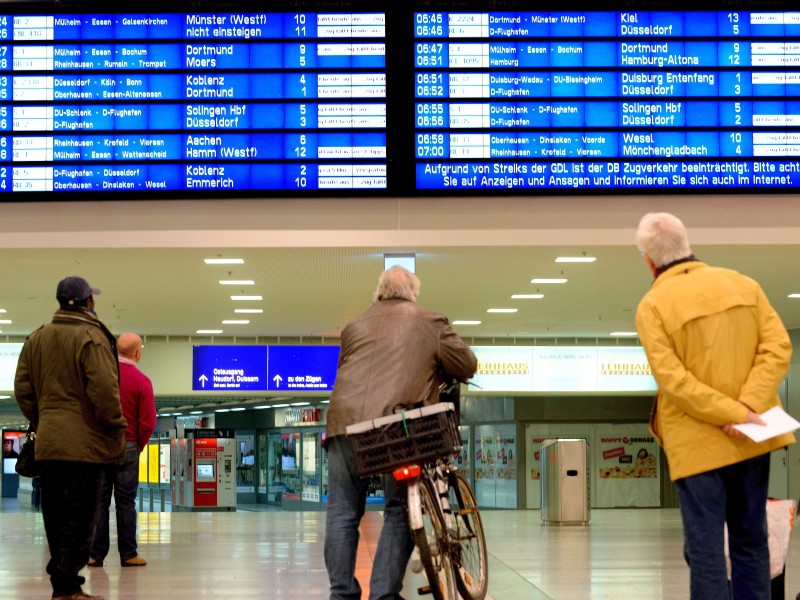 Die Auswirkungen des Lokführer-Streiks am Duisburger Hauptbahnhof.