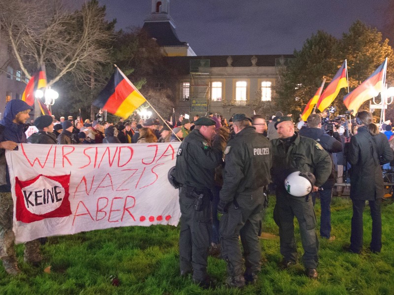 Weit mehr Gegendemonstranten als Pegida-Anhänger: In Bonn übertrumpfte am Montag...