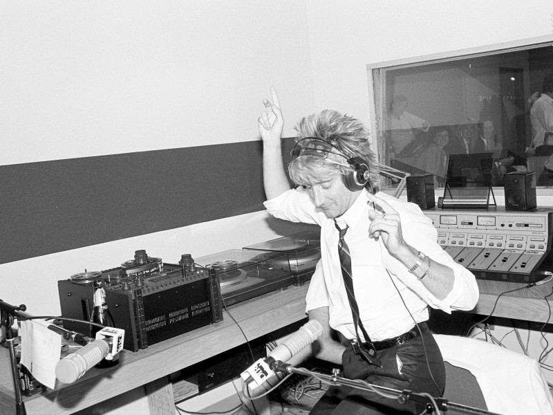 Musik, blonde Frauen, Fußball und Modelleisenbahnen: Das sind die vier bekannten Leidenschaften von Rockstar Rod Stewart - hier 1984. Am 10. Januar feiert der Brite nun seinen 70. Geburtstag. Vor ...