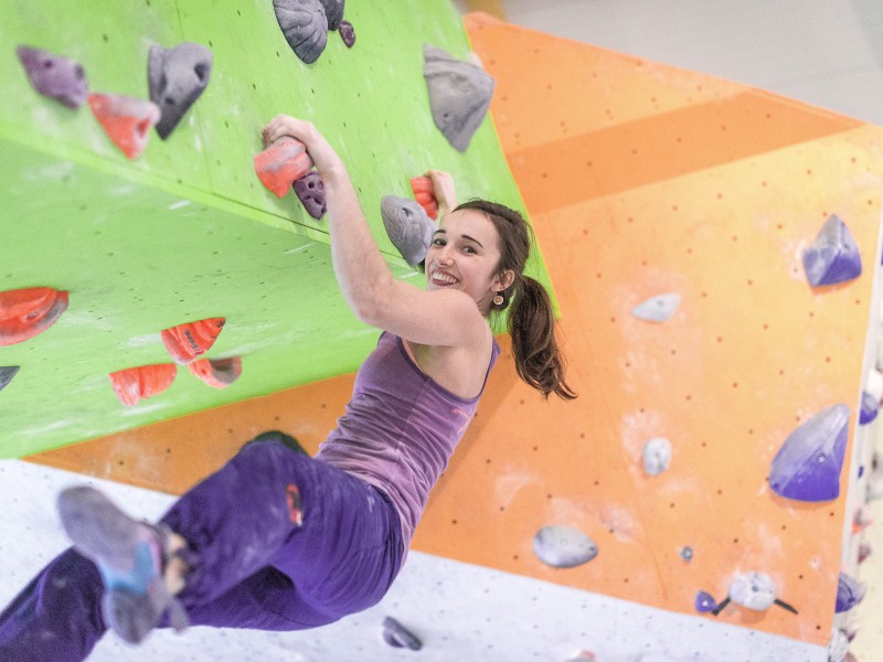 In München sicherte sich Juliane Wurm 2014 den Weltmeister-Titel im Bouldern. Beim Klettern ohen Seile und in geringerer Höhe löste sie die Route als schnellste. Neben dem Sport studiert sie in Witten.