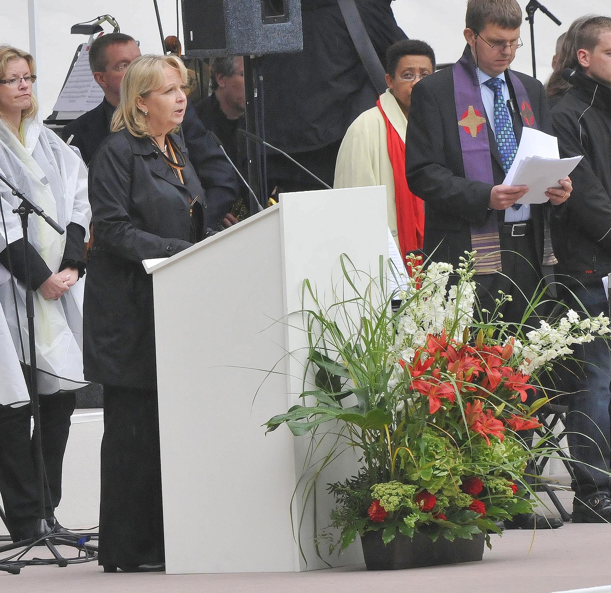 Hannelore Kraft las während der Gedenkfeier Fürbitten.Foto: Kai Kitschenberg/WAZFotoPool