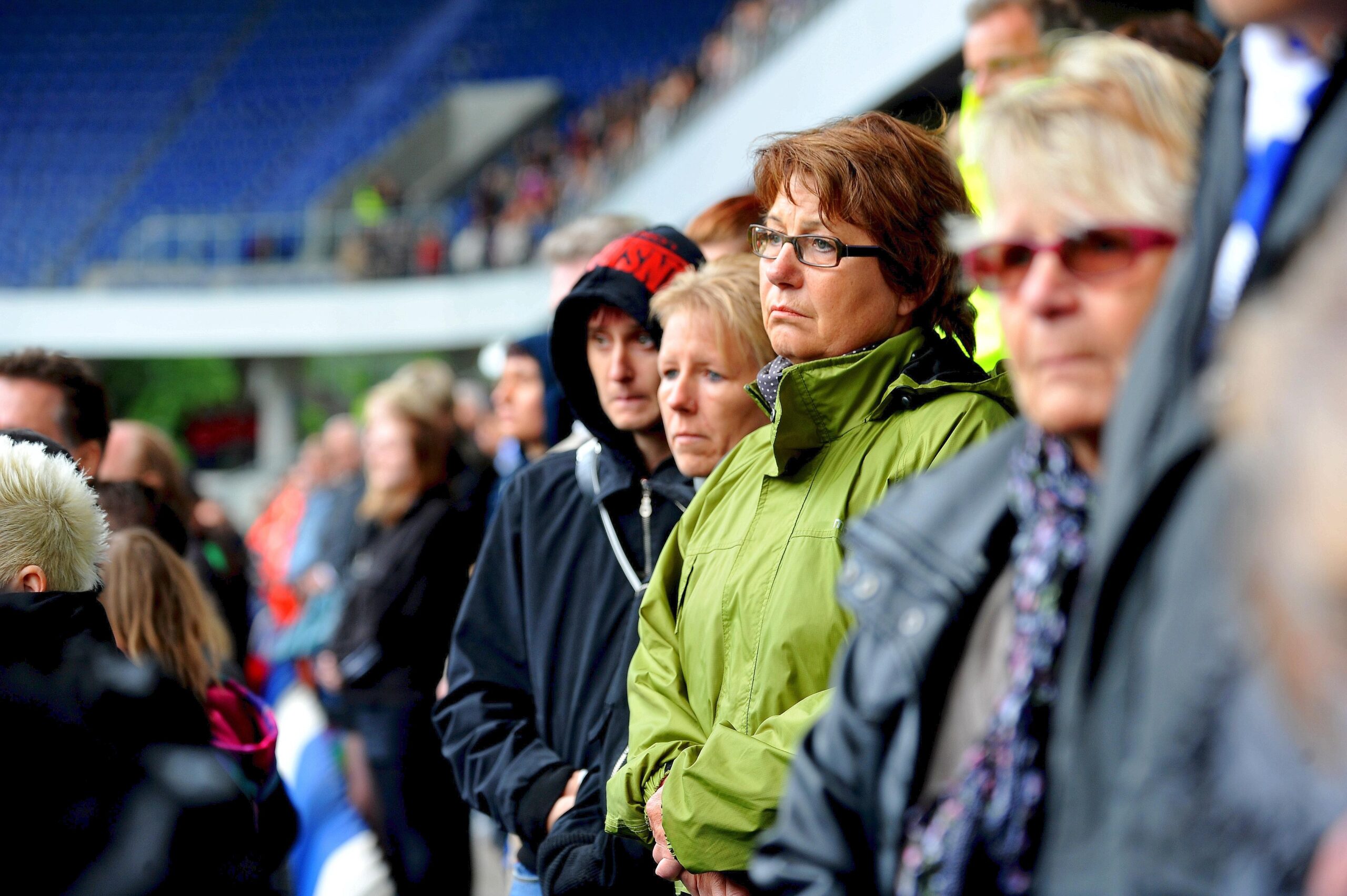 Etwa 7000 Menschen besuchten die Gedenkfeier im Stadion des MSV Duisburg am Jahrestag der Katastrophe. Foto: Stephan Eickershoff / WAZ FotoPool