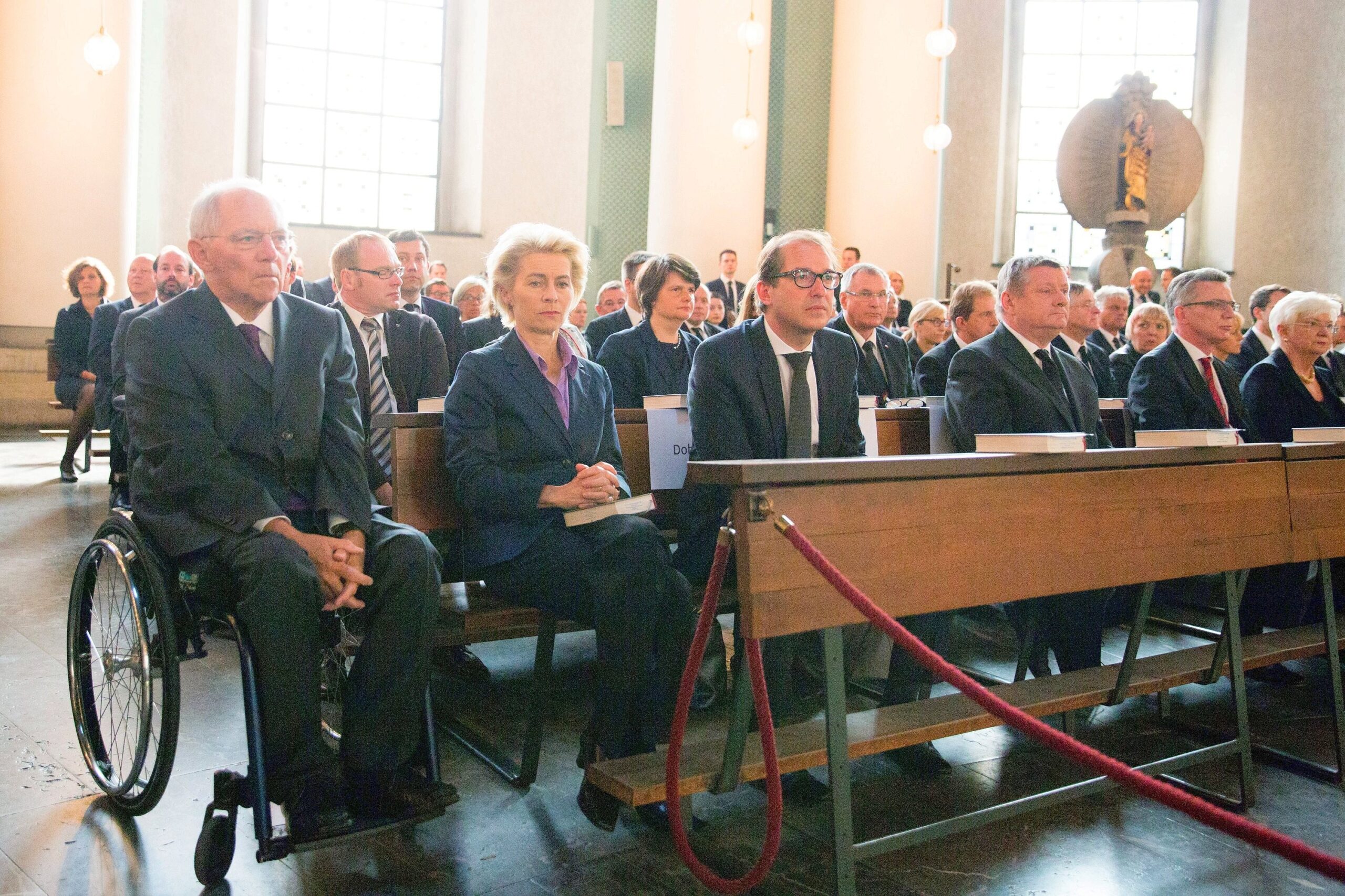 Wolfgang Schäuble , Ursula von der Leyen, Alexander Dobrindt, Hermann Gröhe, Thomas de Maizière und Gerda Hasselfeldt (von links).