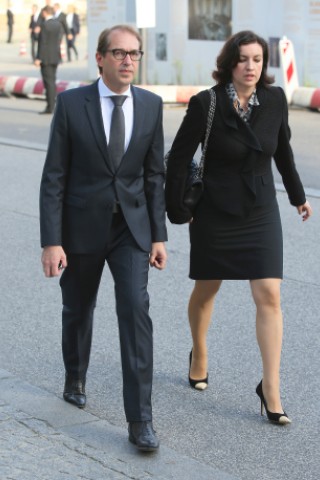 Alexander Dobrindt (CSU) und Dorothee Bär (CSU) kamen zur Trauerfeier.