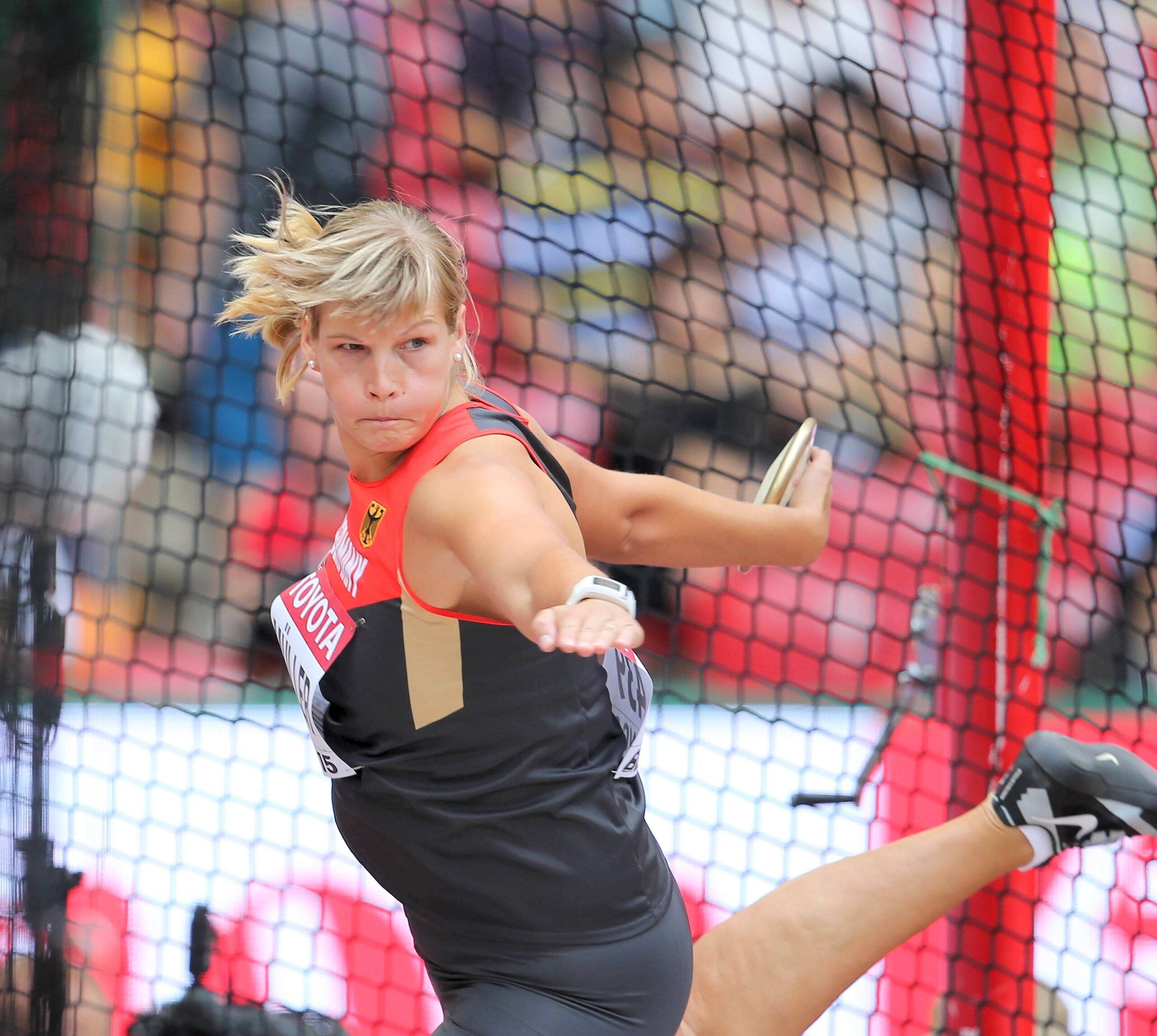 Bei der Leichtathletik-WM in Peking liefern die Sportler starke Leistungen und Emotionen. Für Deutschland holten unter anderem Kugelstoßerin Christina Schwanitz, ihr Kollege David Storl und Stabhochspringer Raphael Holzdeppe Medaillen. Alles überragender Star war 100-Meter-Weltmeister Usain Bolt.