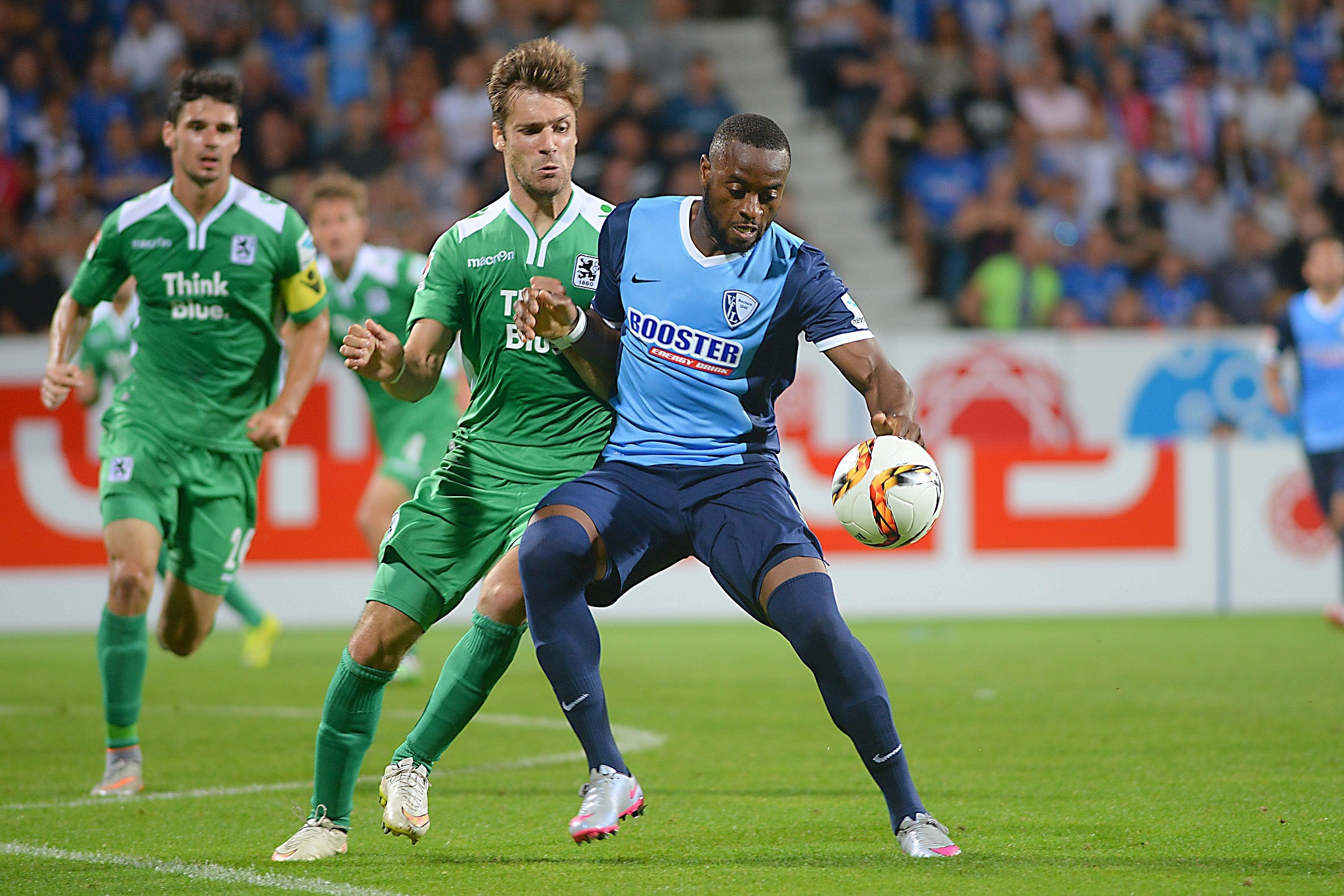 Der VfL Bochum besiegte 1860 München mit 1:0 und verteidigte die Tabellenführung.