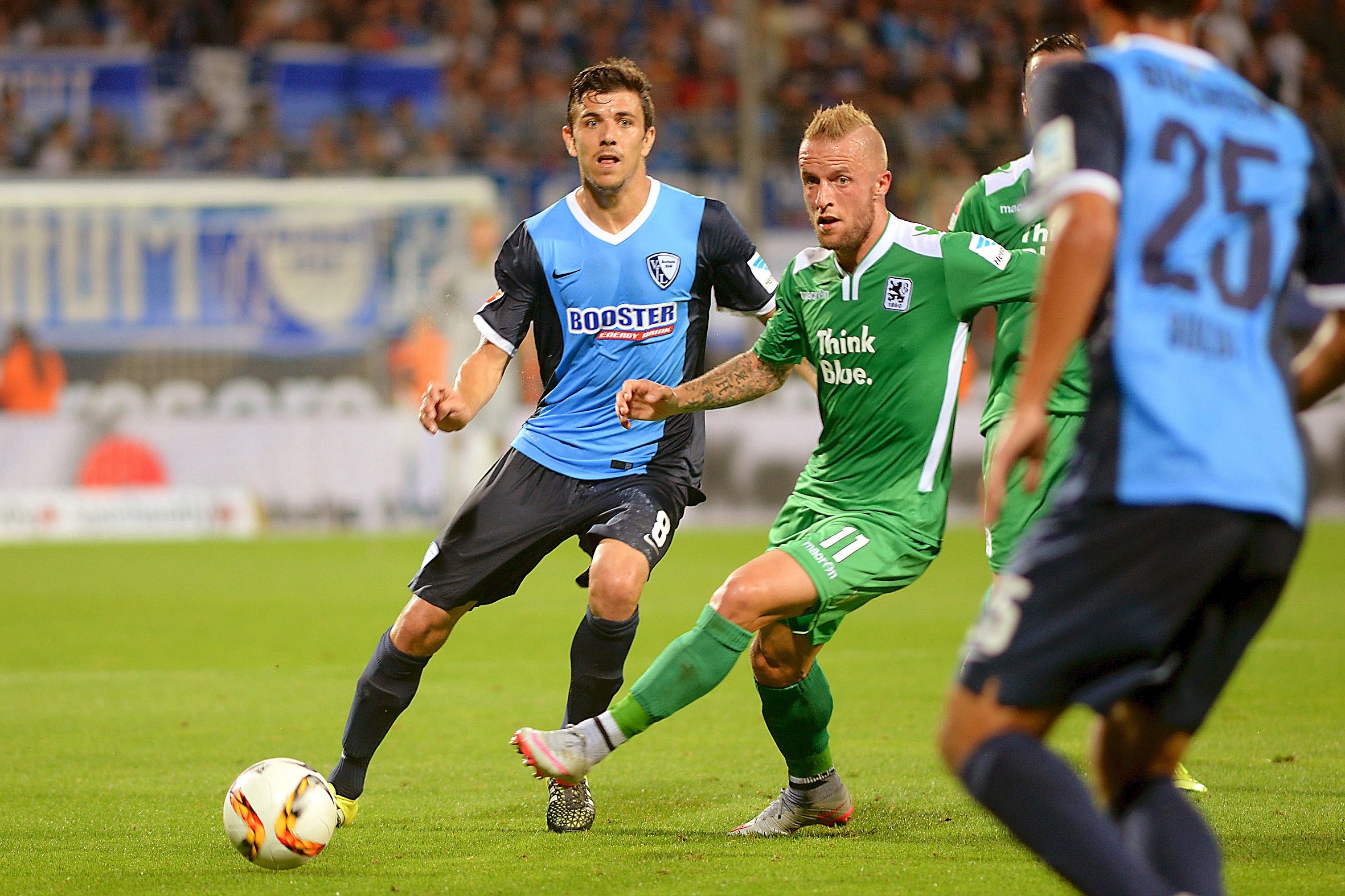 Der VfL Bochum besiegte 1860 München mit 1:0 und verteidigte die Tabellenführung.