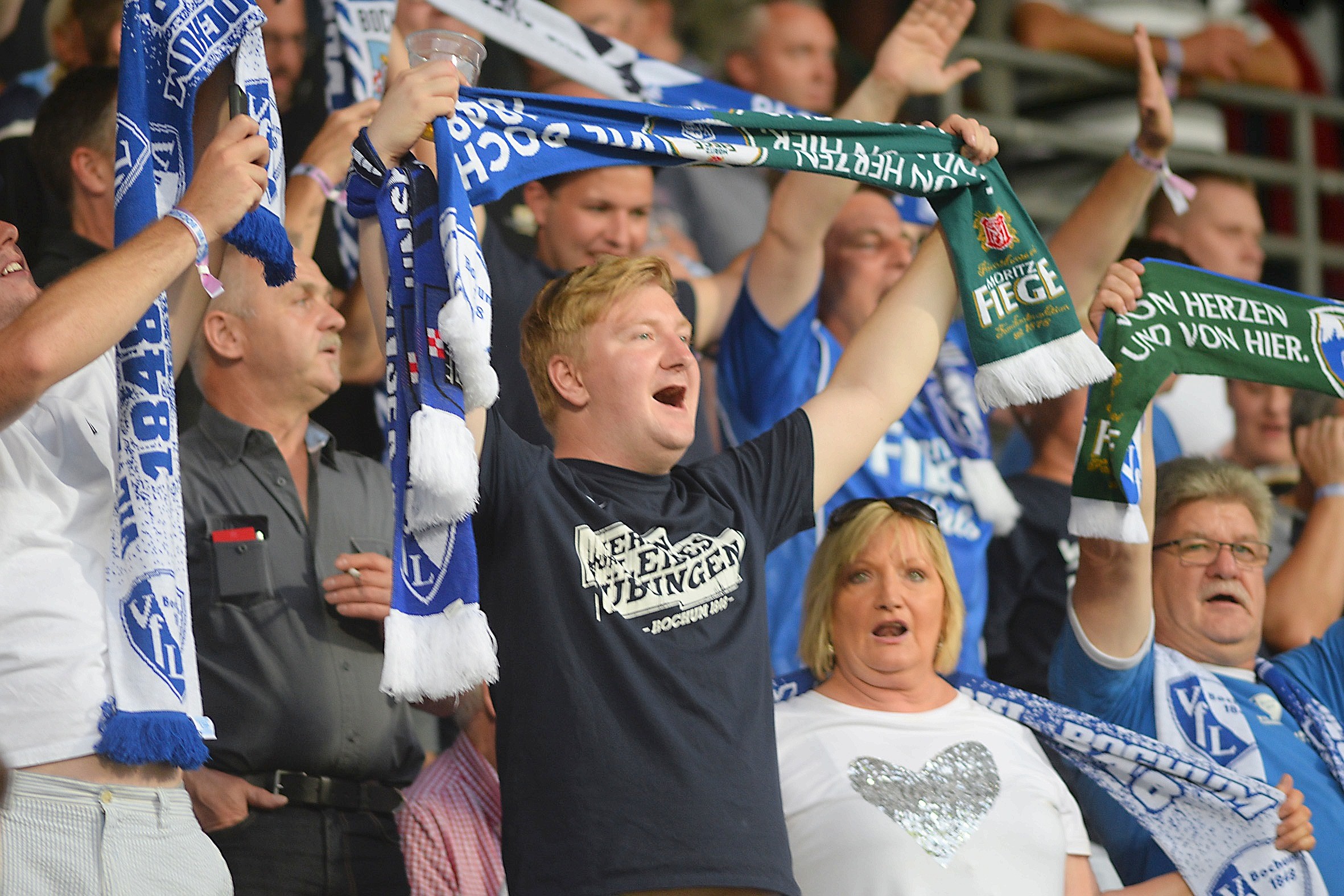 Der VfL Bochum besiegte 1860 München mit 1:0 und verteidigte die Tabellenführung.