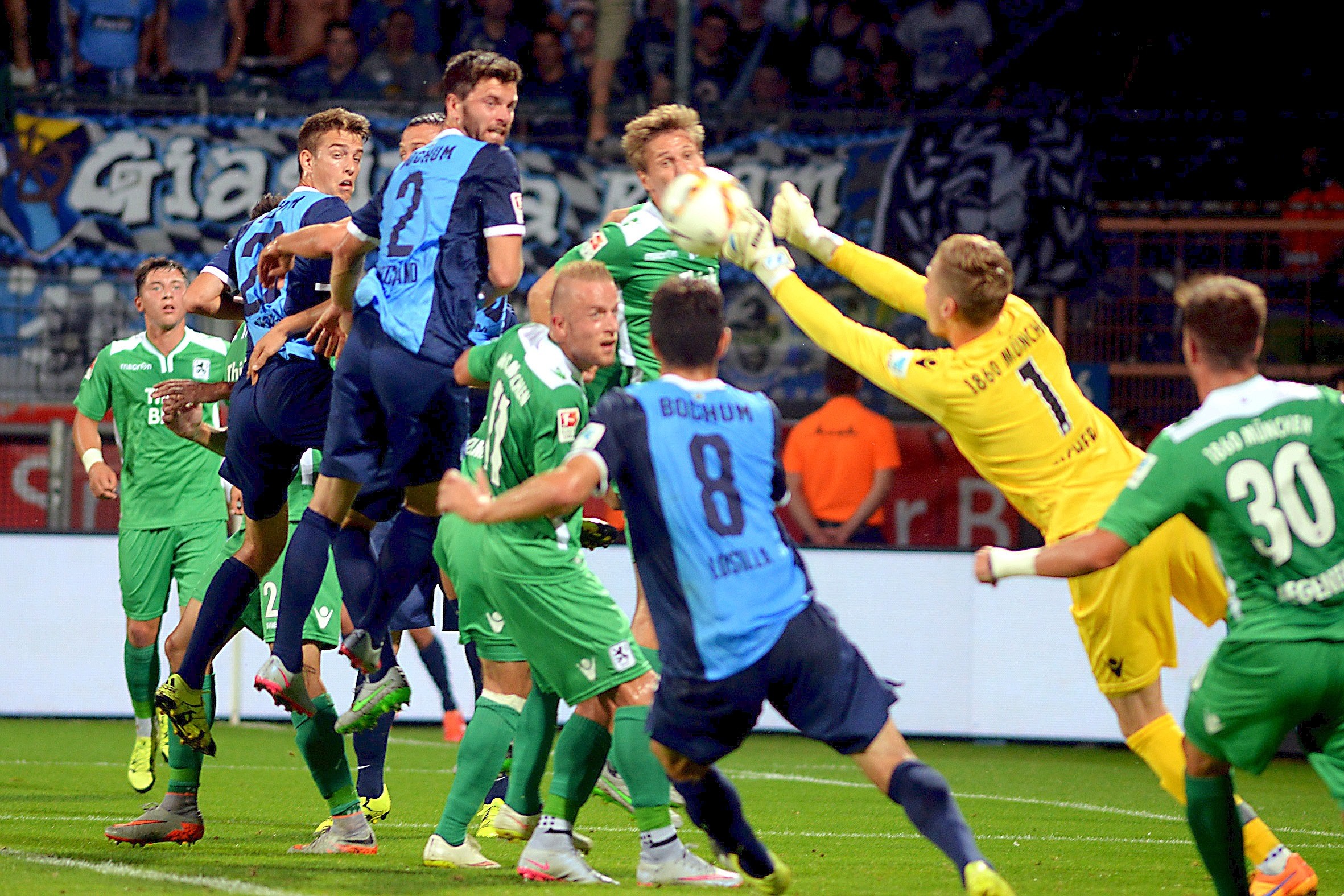 Der VfL Bochum besiegte 1860 München mit 1:0 und verteidigte die Tabellenführung.