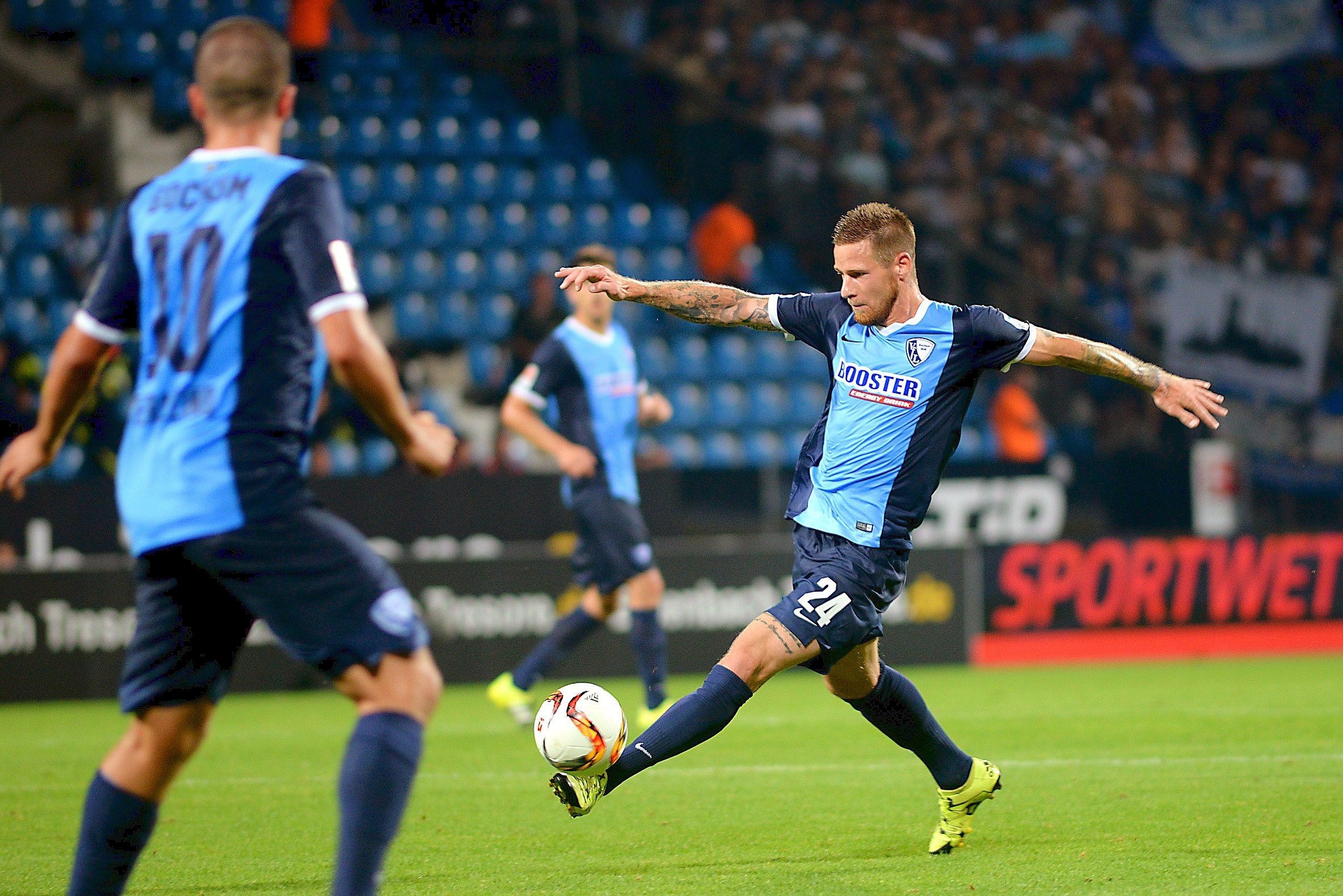 Der VfL Bochum besiegte 1860 München mit 1:0 und verteidigte die Tabellenführung.