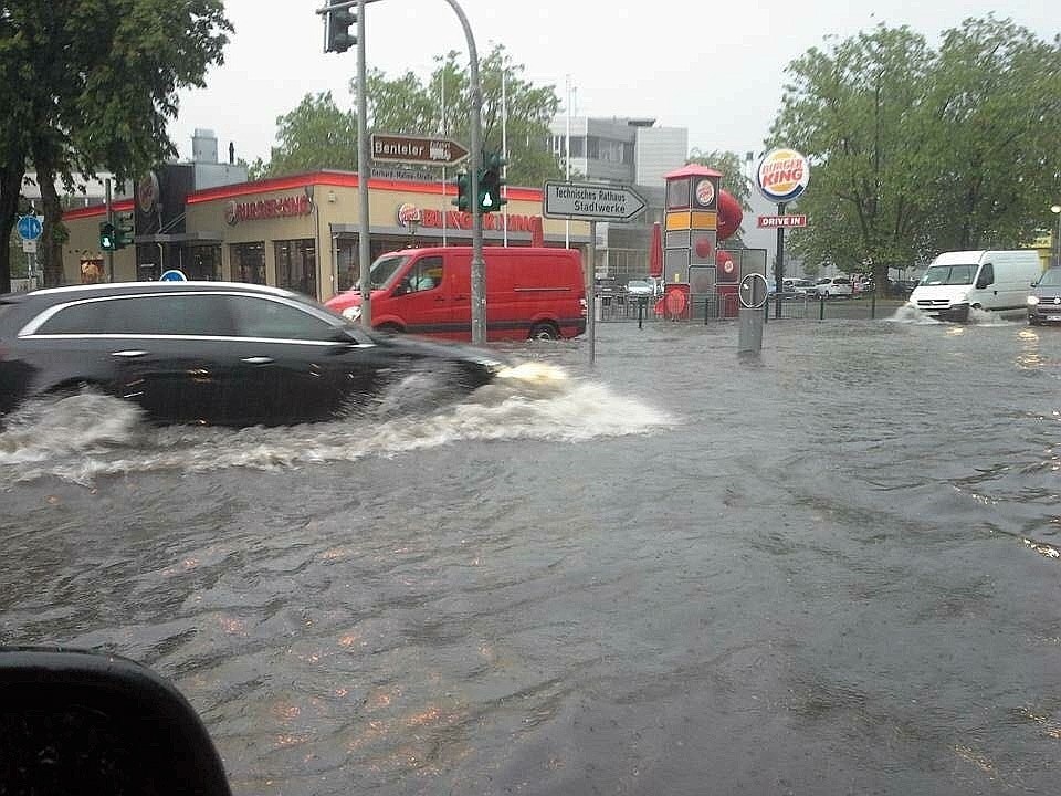 Die Gerhard-Malina-Straße war ebenfalls überflutet.