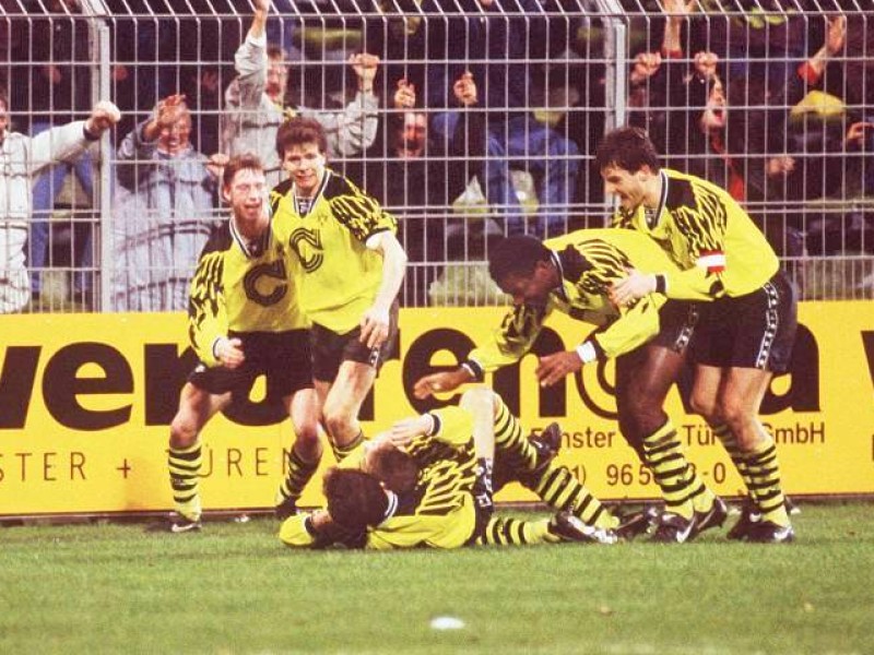 Platz 9: Borussia Dortmund-Deportivo La Coruna in der Saison 1994/95. Was für ein Spielverlauf im Uefa-Cup-Achtelfinale! Nach einem 0:1 im Hinspiel in Spanien stand es im Rückspiel nach 90 Minuten 1:0. Heißt: ...