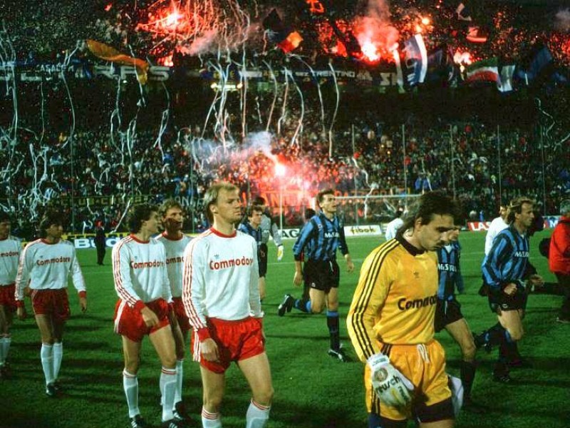 Platz 6: Inter Mailand-Bayern München in der Saison 1988/89. Kaum zu glauben, aber nach der 0:2-Hinspielniederlage  im Achtelfinale des Uefa-Cups verzichteten ARD und ZDF auf eine Live-Übertragung. Sie hielten einen Bayern-Sieg ...