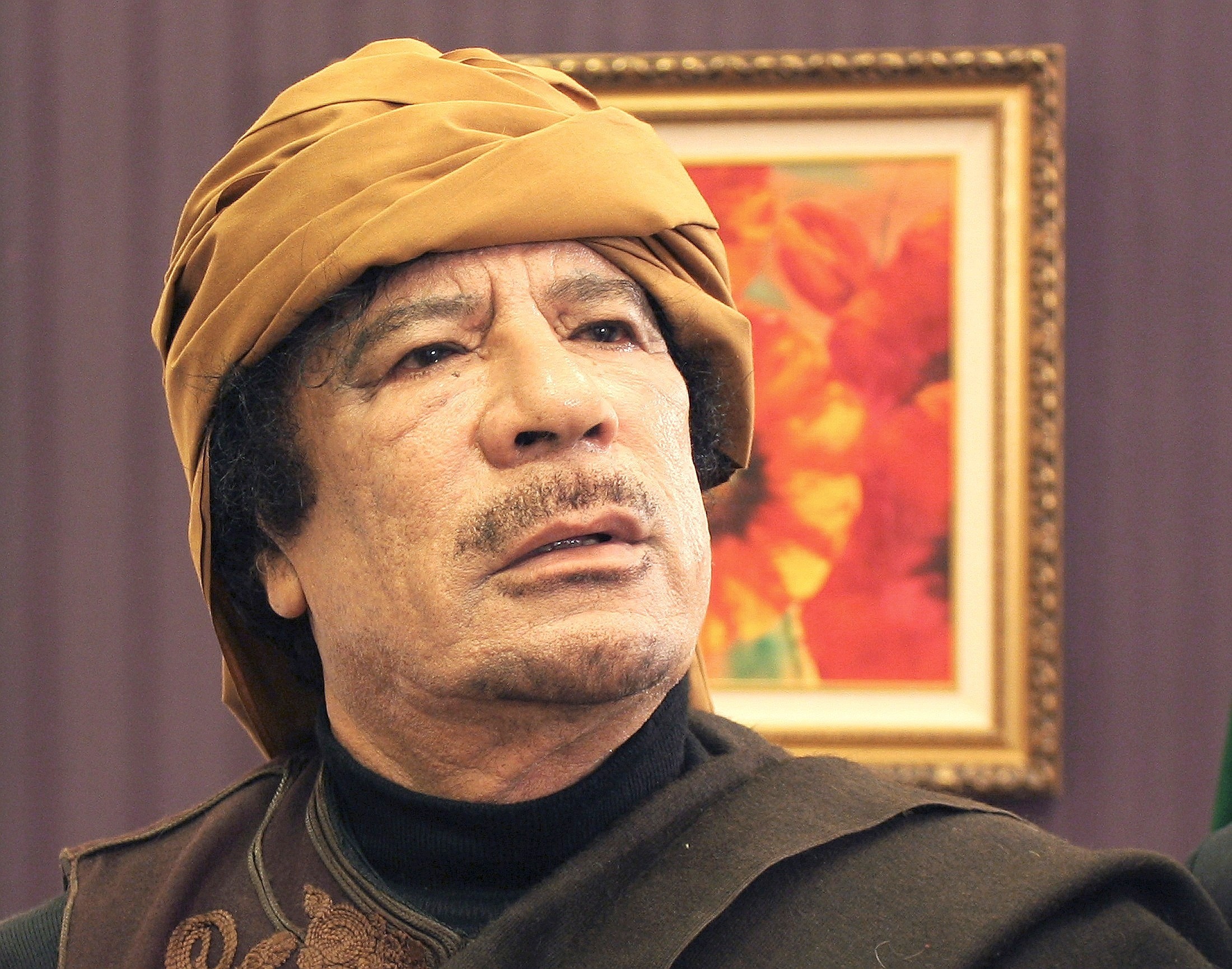 Ein Foto vom März 2011. Gaddafi präsentiert sich in einem Interview mit einem türkischen TV-Sender.