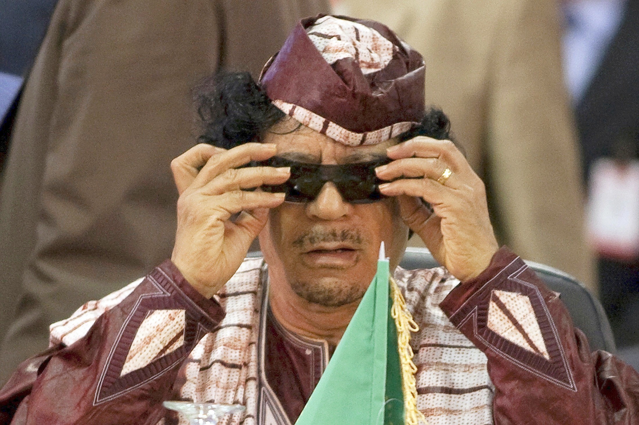 ...und in traditioneller Kluft: Muammar al Gaddafi...